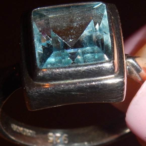 Lori Bonn Blue Topaz Silver Ring - Picture 7 of 9